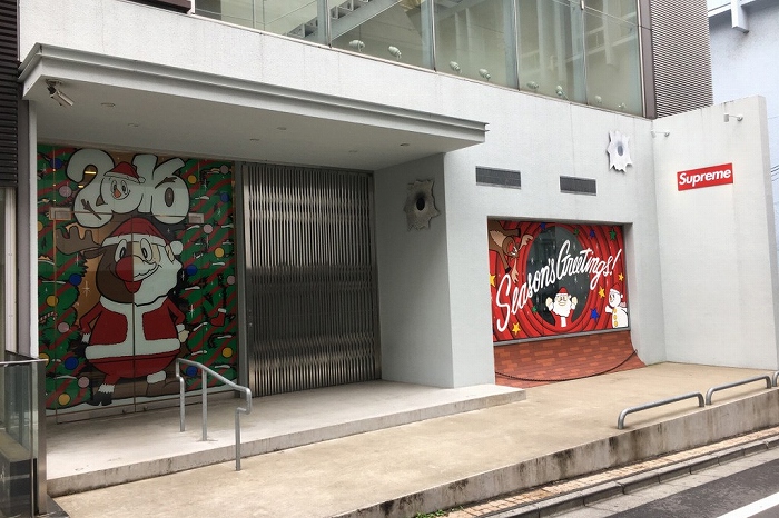 supreme-japan-christmas-store-fronts-1