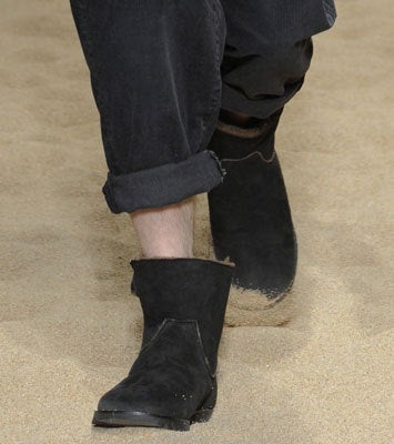 鉄　は　熱　い　う　ち　に　打　て　　　　(*ﾟ∀ﾟ)=3ﾑｯﾊｰ