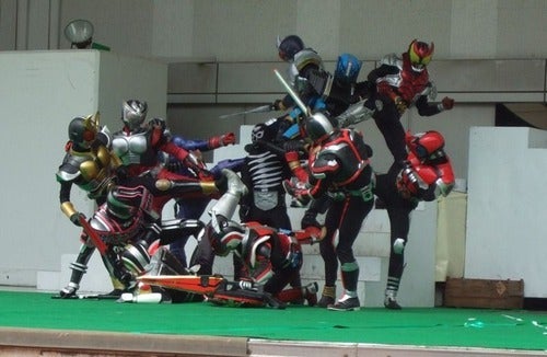 鉄　は　熱　い　う　ち　に　打　て　　　　(*ﾟ∀ﾟ)=3ﾑｯﾊｰ