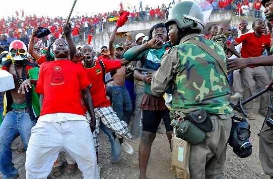 鉄　は　熱　い　う　ち　に　打　て　　　　　　(*ﾟ∀ﾟ)=3ﾑｯﾊｰ