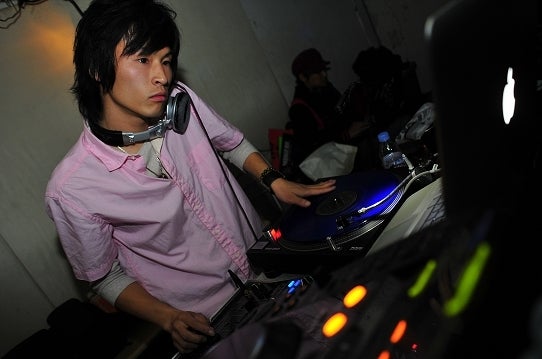 鉄　は　熱　い　う　ち　に　打　て　　　　(*ﾟ∀ﾟ)=3ﾑｯﾊｰ