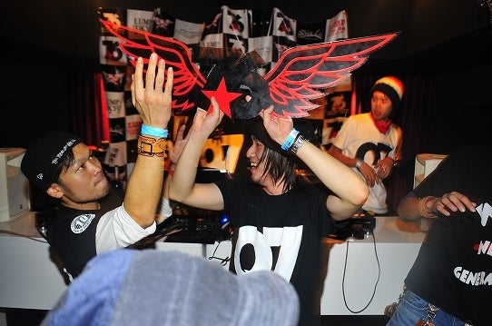 鉄　は　熱　い　う　ち　に　打　て　　　　(*ﾟ∀ﾟ)=3ﾑｯﾊｰ