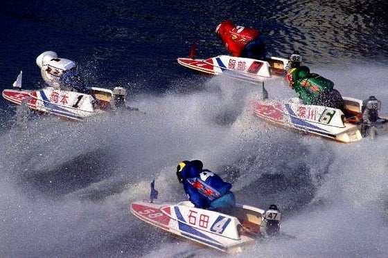 鉄　は　熱　い　う　ち　に　打　て　　　　(*ﾟ∀ﾟ)=3ﾑｯﾊｰ