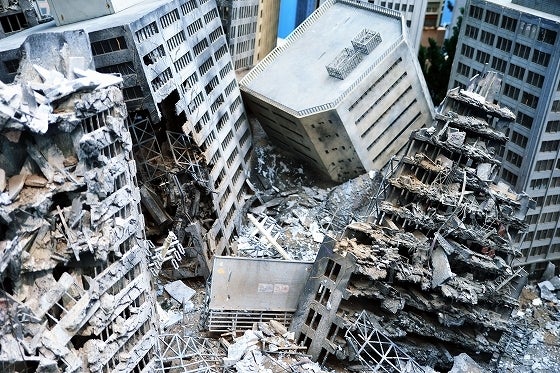 鉄　は　熱　い　う　ち　に　打　て　　　　(*ﾟ∀ﾟ)=3ﾑｯﾊｰ