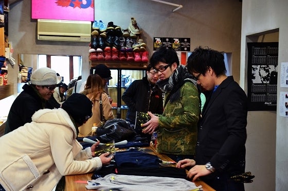 鉄　は　熱　い　う　ち　に　打　て　　　　(*ﾟ∀ﾟ)=3ﾑｯﾊｰ