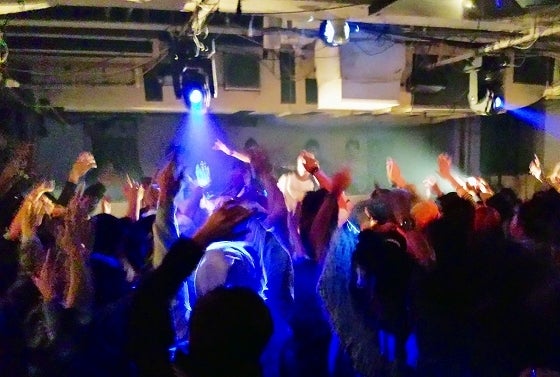 鉄　は　熱　い　う　ち　に　打　て　　　　(*ﾟ∀ﾟ)=3ﾑｯﾊｰ