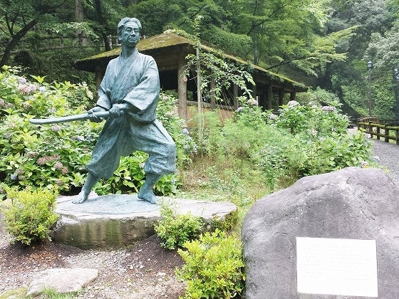 鉄　は　熱　い　う　ち　に　打　て　　　　(*ﾟ∀ﾟ)=3ﾑｯﾊｰ